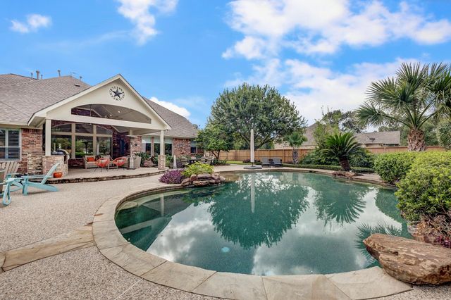 2600 Silverstone Way, Conroe, TX 77304