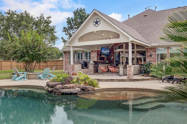 2600 Silverstone Way, Conroe, TX 77304