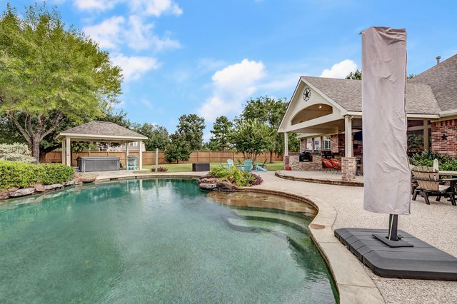 2600 Silverstone Way, Conroe, TX 77304