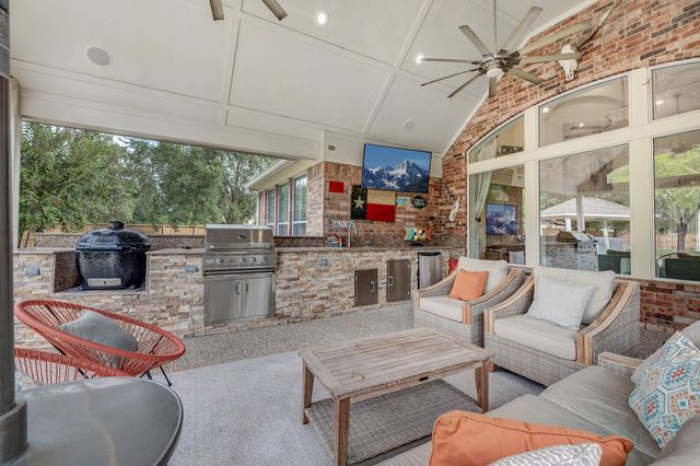 2600 Silverstone Way, Conroe, TX 77304