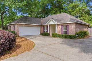 818 Hillendale Dr., Hattiesburg, MS 39402