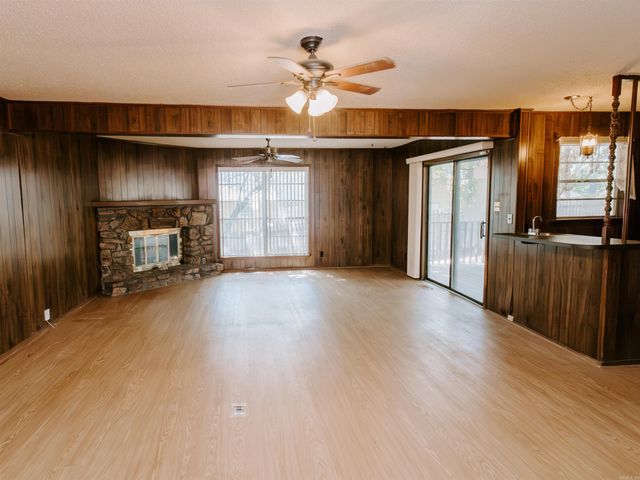 207 Brookhollow Court, Hot Springs, AR 71913