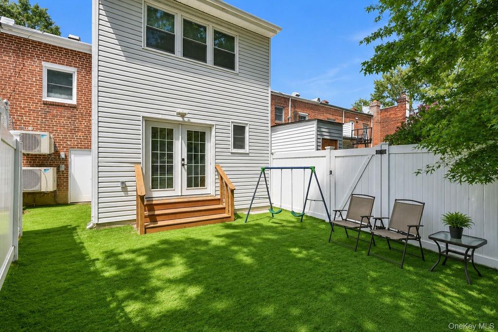 76-37 Vleigh Place, Kew Garden Hills, NY 11367 — photo 2