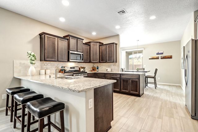 4749 Guadalupe Peak Street SW, Los Lunas, NM 87031