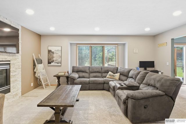 13608 Sahler Street, Omaha, NE 68164