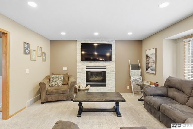 13608 Sahler Street, Omaha, NE 68164
