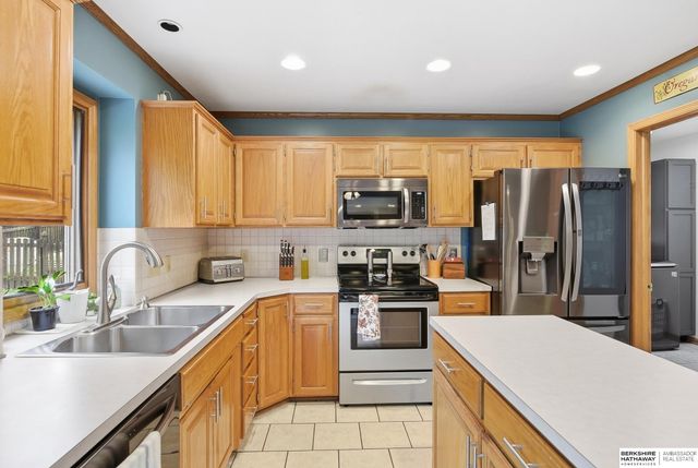 13608 Sahler Street, Omaha, NE 68164