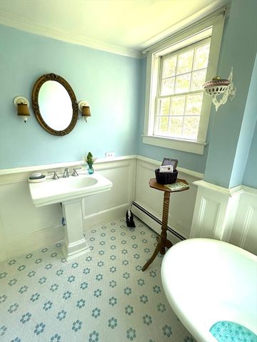 1015 Hortonville Rd, Swansea, MA 02777