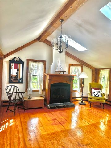 1015 Hortonville Rd, Swansea, MA 02777