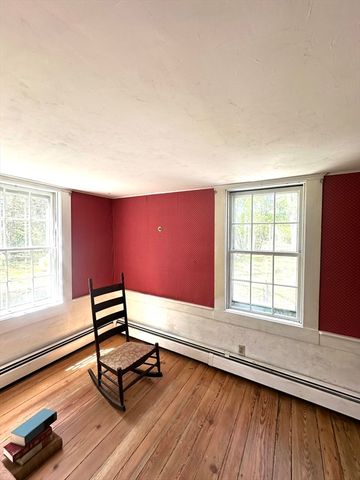 1015 Hortonville Rd, Swansea, MA 02777