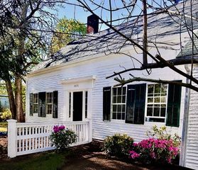 1015 Hortonville Rd, Swansea, MA 02777