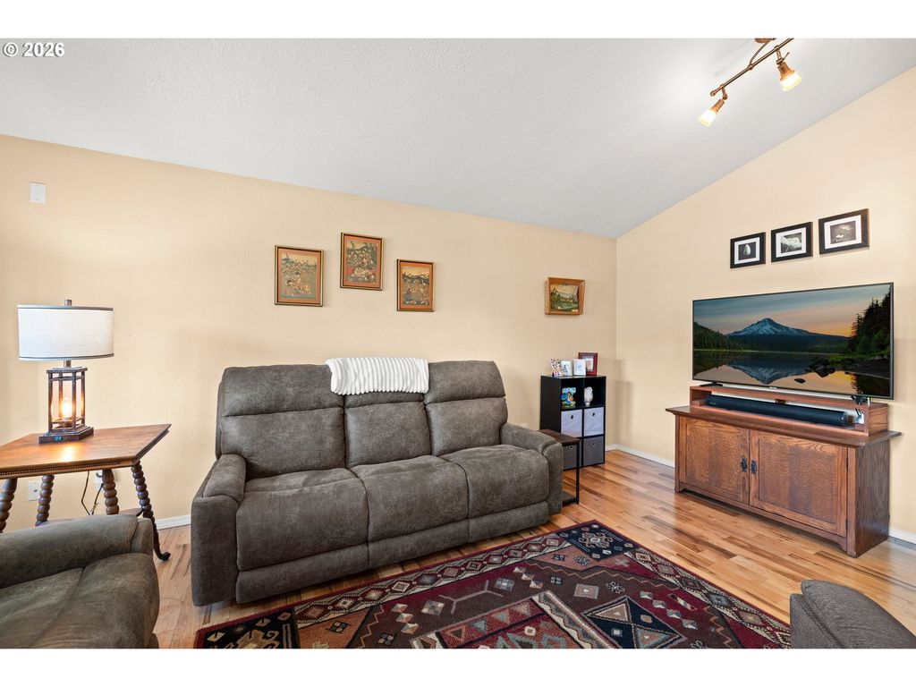 Image 13 of property listing at 3175 Ne Lucas Dr, Mc Minnville, OR 97128