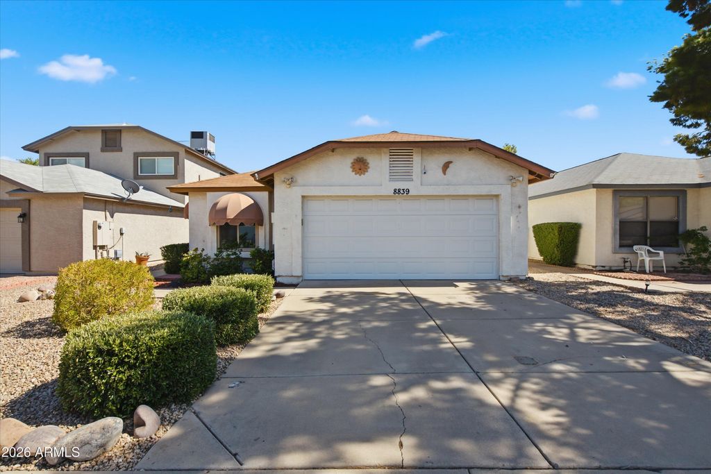 8839 W BLUEFIELD Avenue, Peoria, AZ 85382 — exterior