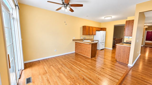 21100 Eugene Siegel Court, Crest Hill, IL 60403