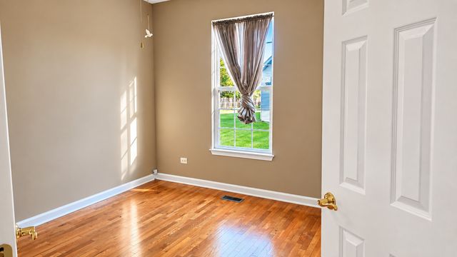 21100 Eugene Siegel Court, Crest Hill, IL 60403
