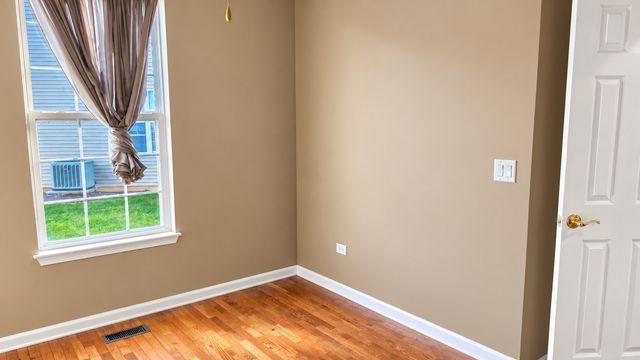 21100 Eugene Siegel Court, Crest Hill, IL 60403