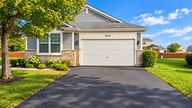 21100 Eugene Siegel Court, Crest Hill, IL 60403