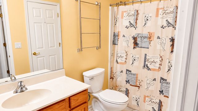 21100 Eugene Siegel Court, Crest Hill, IL 60403