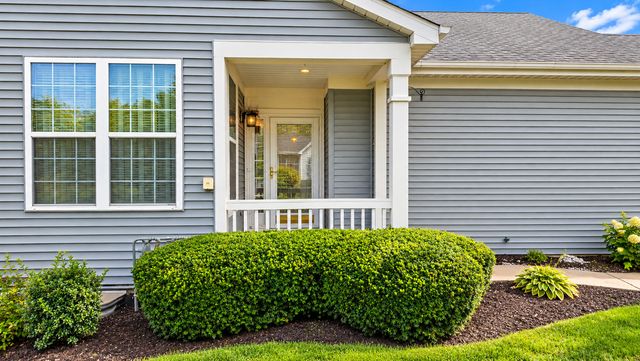 21100 Eugene Siegel Court, Crest Hill, IL 60403