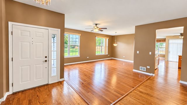 21100 Eugene Siegel Court, Crest Hill, IL 60403