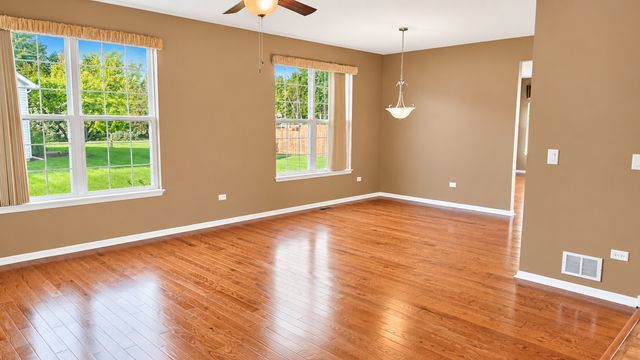 21100 Eugene Siegel Court, Crest Hill, IL 60403