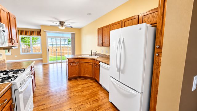 21100 Eugene Siegel Court, Crest Hill, IL 60403