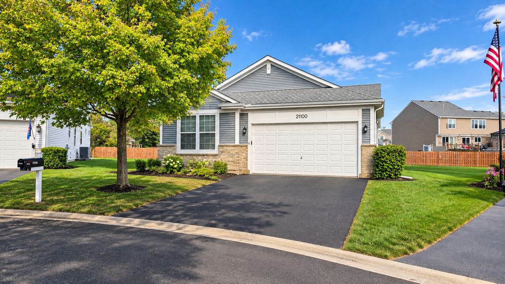 21100 Eugene Siegel Court, Crest Hill, IL 60403 — photo 2