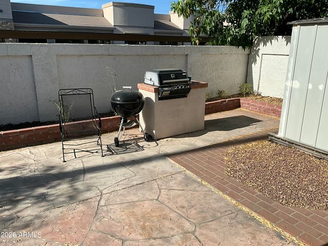 5122 E EDGEMONT Avenue, Phoenix, AZ 85008