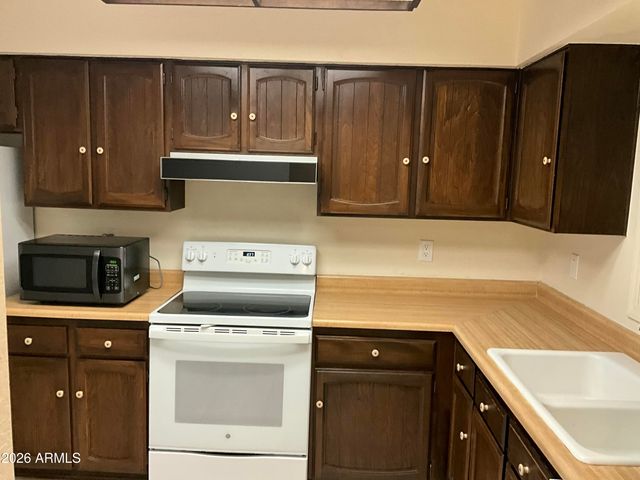 5122 E EDGEMONT Avenue, Phoenix, AZ 85008