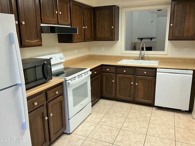5122 E EDGEMONT Avenue, Phoenix, AZ 85008