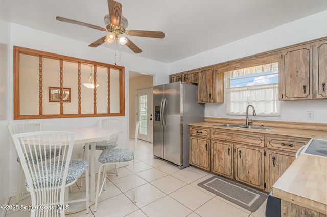 660 SE Grandeur Street SE, Palm Bay, FL 32909