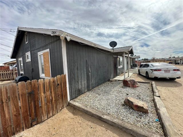12025 Chamberlaine Way, Adelanto, CA 92301
