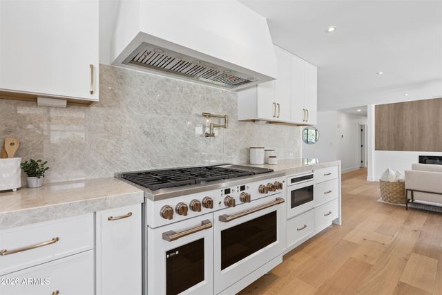 144 E WINTER Drive, Phoenix, AZ 85020