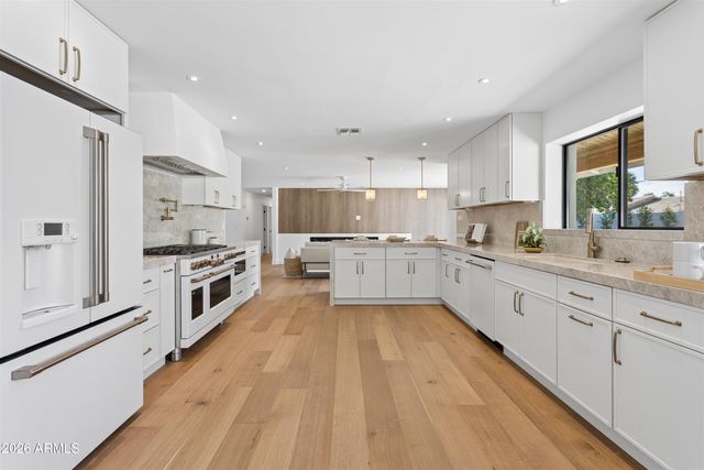 144 E WINTER Drive, Phoenix, AZ 85020