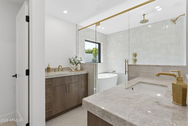 144 E WINTER Drive, Phoenix, AZ 85020