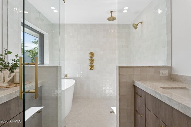 144 E WINTER Drive, Phoenix, AZ 85020
