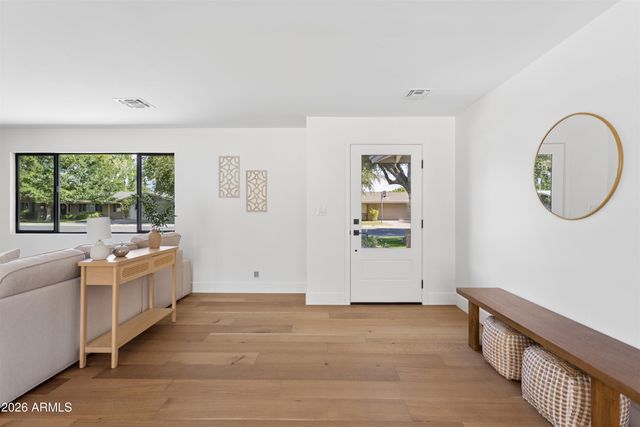 144 E WINTER Drive, Phoenix, AZ 85020