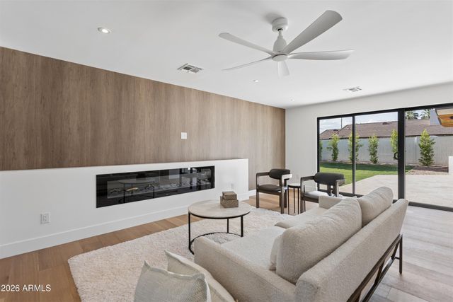 144 E WINTER Drive, Phoenix, AZ 85020