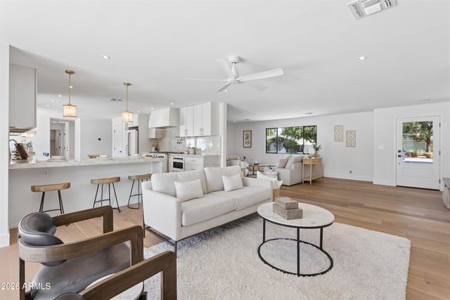144 E WINTER Drive, Phoenix, AZ 85020
