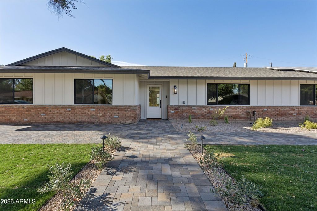 144 E WINTER Drive, Phoenix, AZ 85020 — photo 2