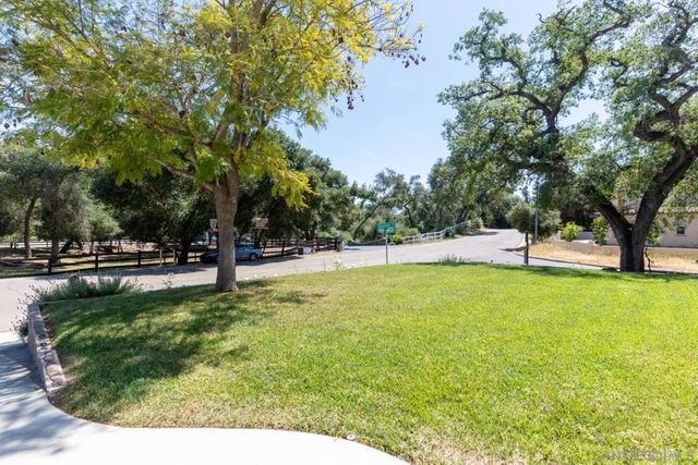 28108 Mountain Meadow Road, Escondido, CA 92026