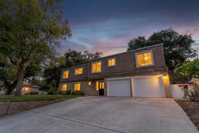 28108 Mountain Meadow Road, Escondido, CA 92026