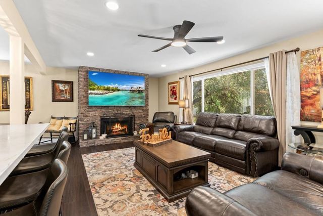 28108 Mountain Meadow Road, Escondido, CA 92026