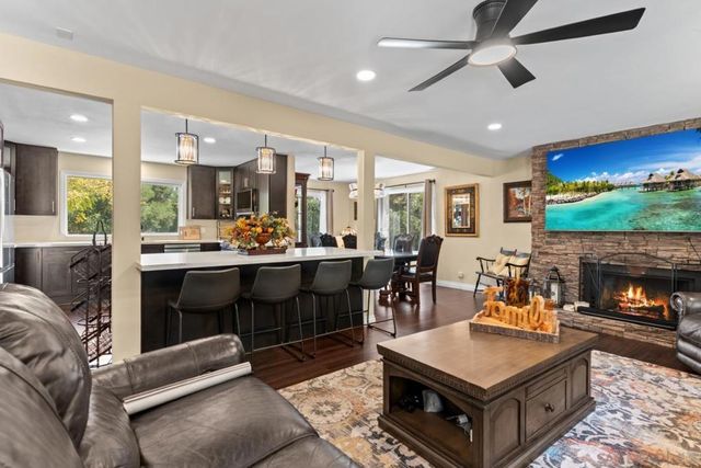 28108 Mountain Meadow Road, Escondido, CA 92026