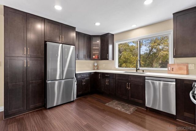 28108 Mountain Meadow Road, Escondido, CA 92026