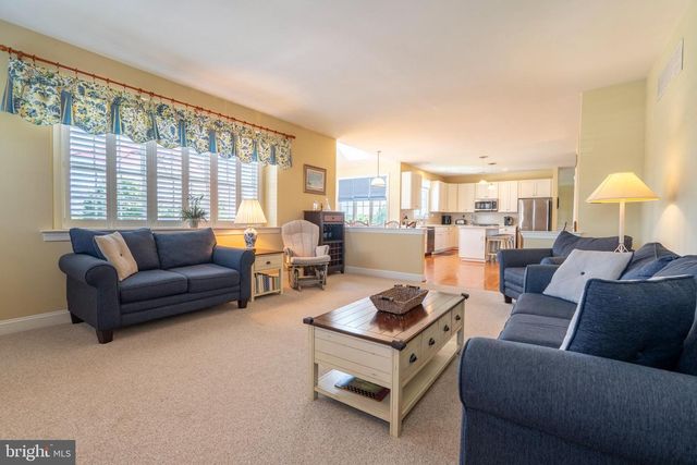 33 KNIGHTS CREST CT, Souderton, PA 18964