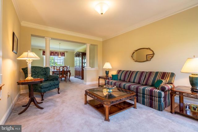 33 KNIGHTS CREST CT, Souderton, PA 18964