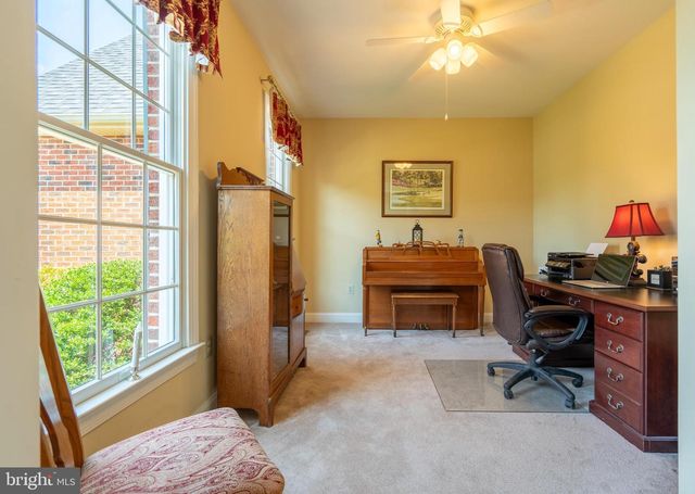 33 KNIGHTS CREST CT, Souderton, PA 18964