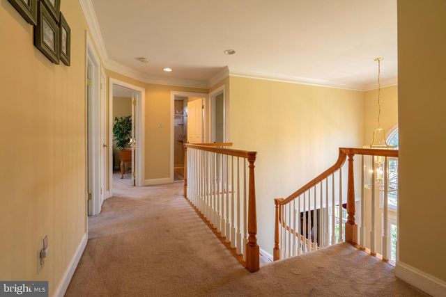 33 KNIGHTS CREST CT, Souderton, PA 18964