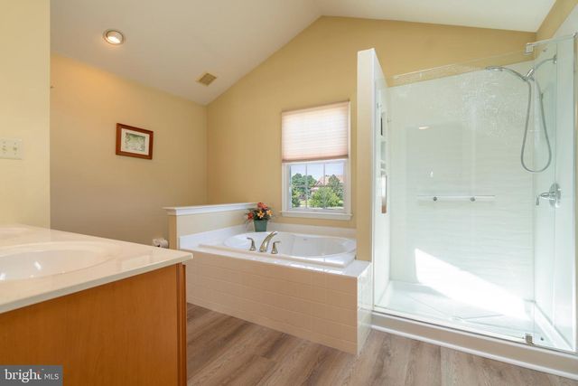 33 KNIGHTS CREST CT, Souderton, PA 18964